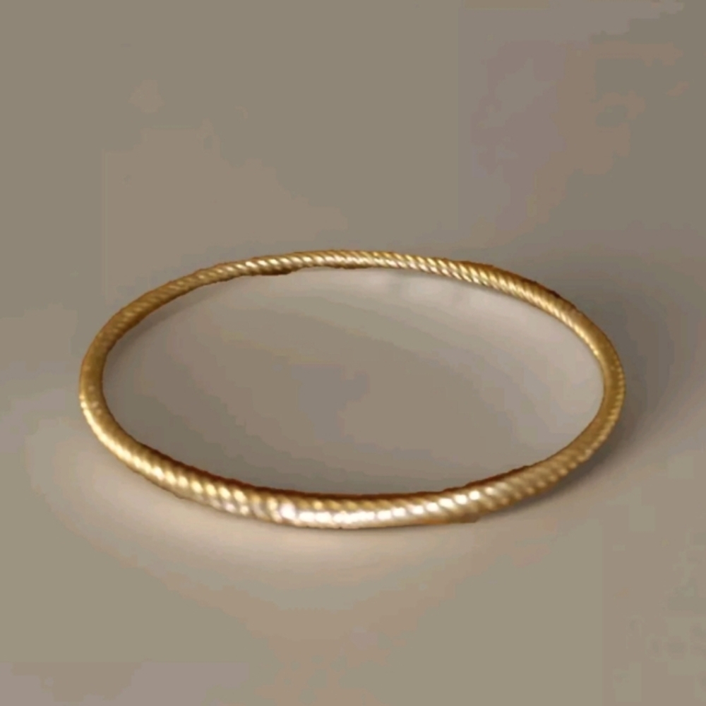 Twisted rope bangle 9 inches around